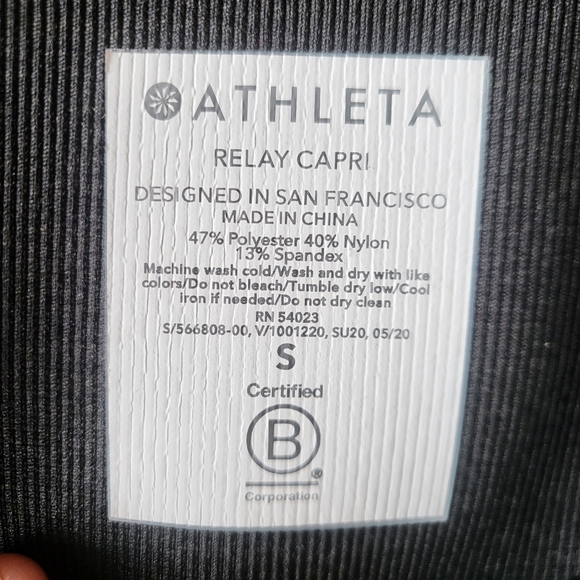 EUC Athleta Relay Capri Leggings Ombre Small - Picture 9 of 13